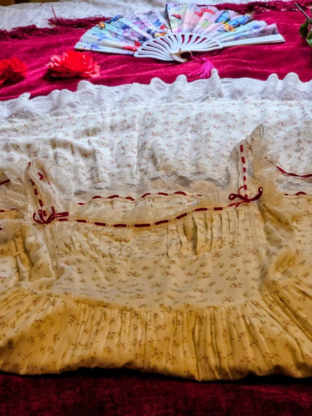 LACEMADE BEAUTIFUL COTTON MAXI ADORNED WITH LACE TRIM AND RED VELVET DETAILS OS - Picture 9 of 16